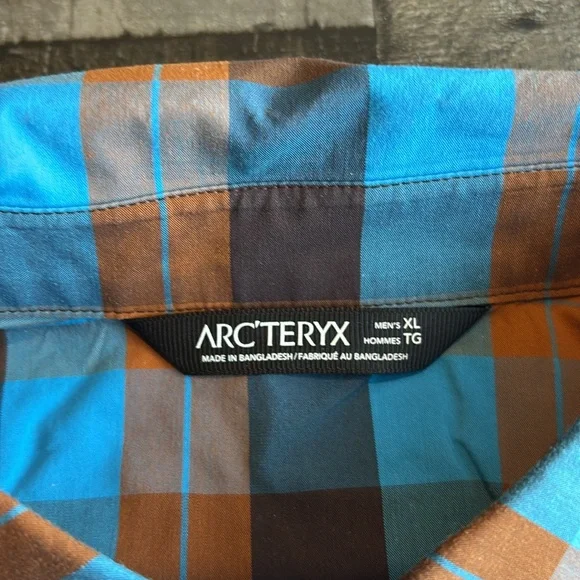 Arc'teryx Short Sleeve Casual Button Down Shirt - Picture 2 of 9